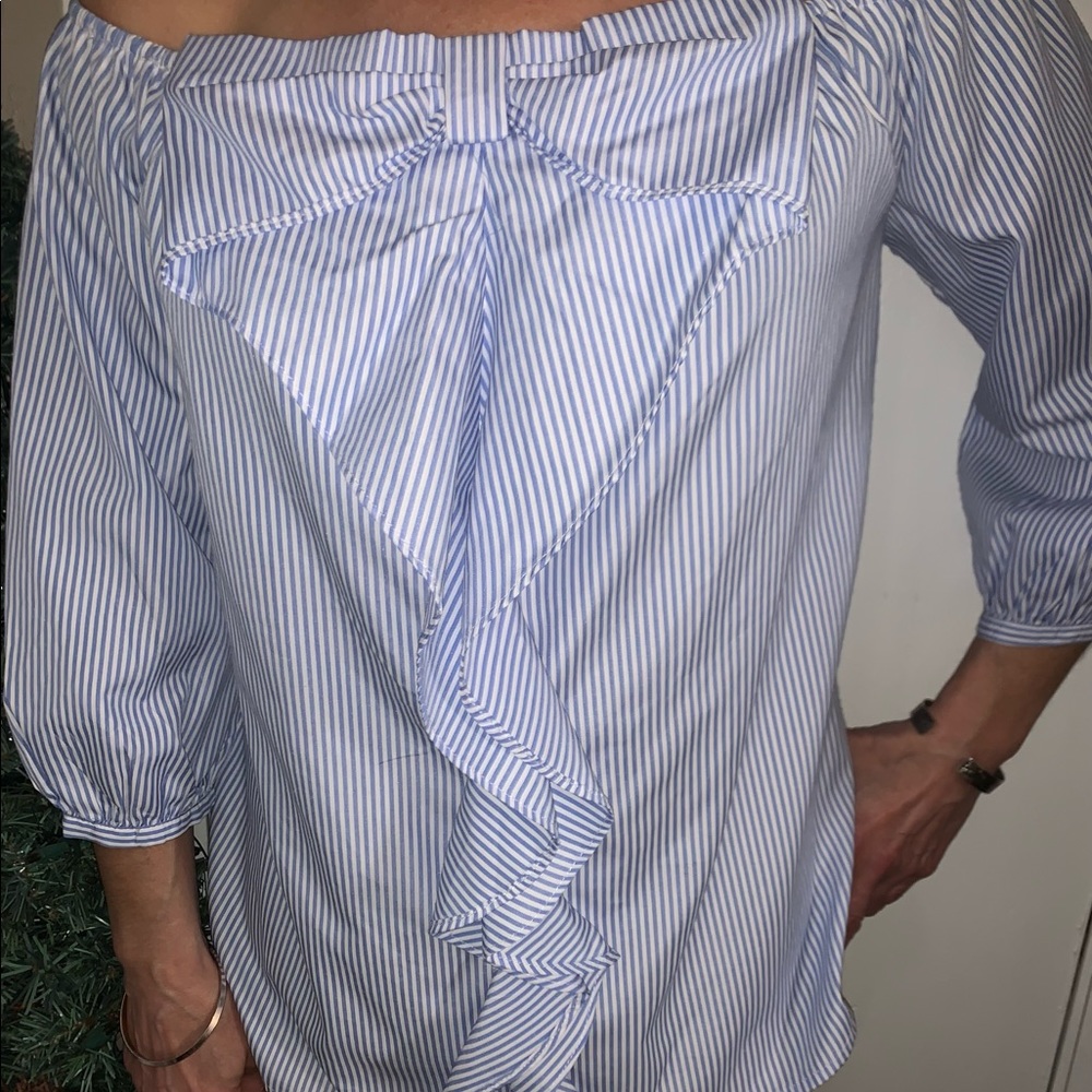 Listicle off-shoulder blouse